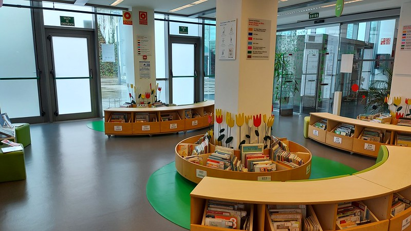 Reapertura da biblioteca de Os rosales