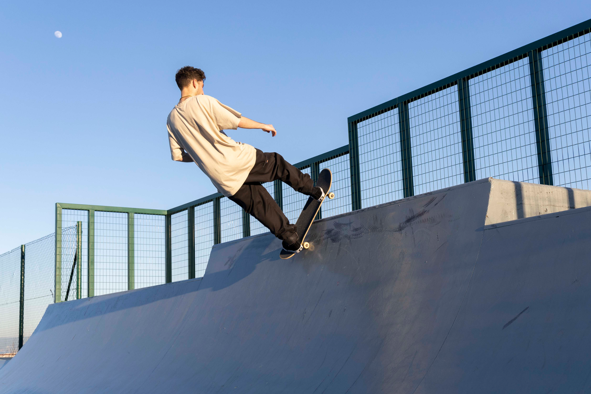 Novo practicando skate