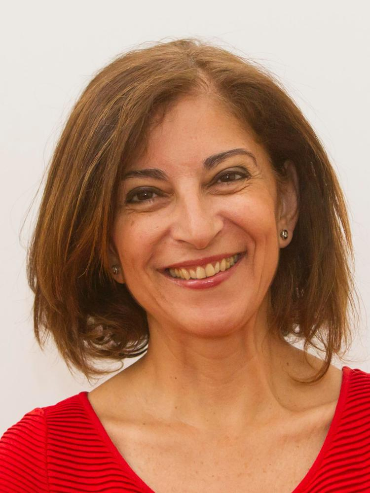 Sra. Dª. Silvia Longueira Castro