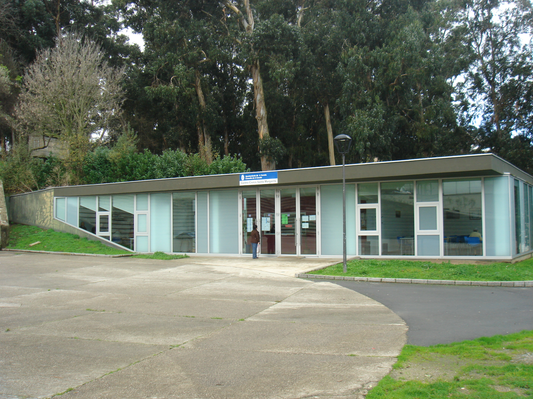 Acceso ao centro desde o anfiteatro do parque de Sta. Margarida