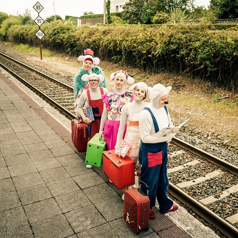 Os ratos de Lonxedetodo agardan o tren