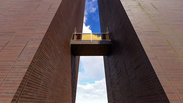 ponte entre dous edificios