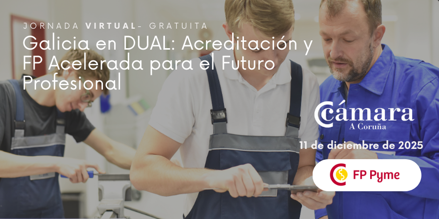 tres acodes realizando diferentes tarefas nun taller