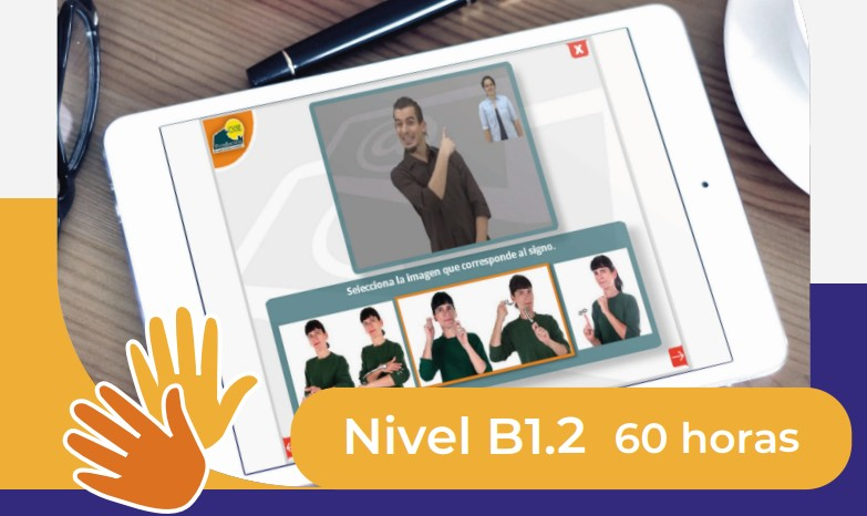 pantalla de tablet reproduciendo vídeo del curso