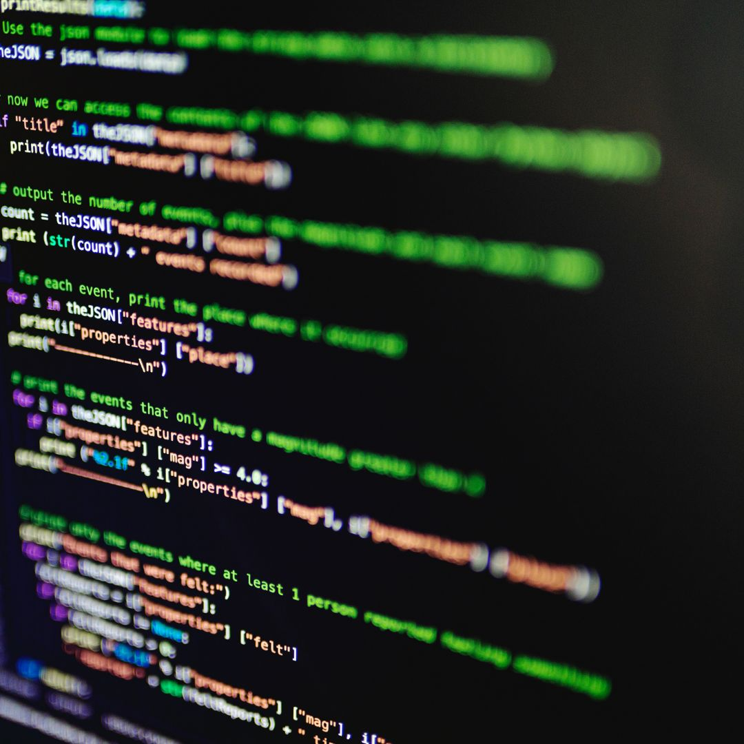 Fotografía dunha pantalla con programación en Python.