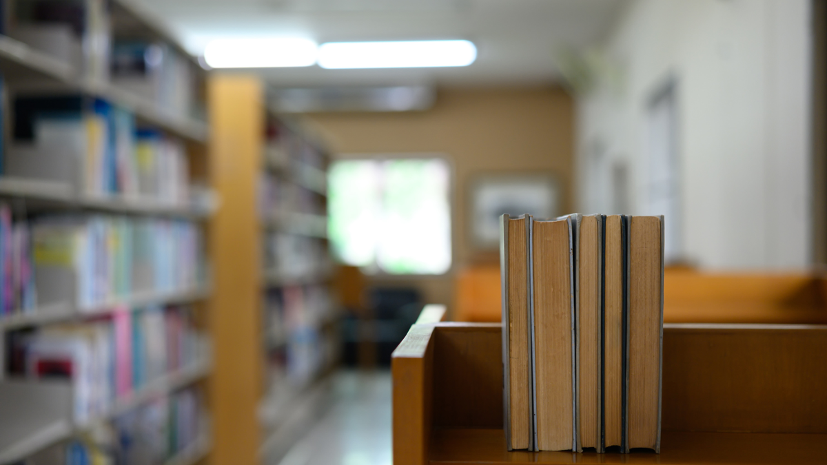 Fotografía dunha biblioteca.