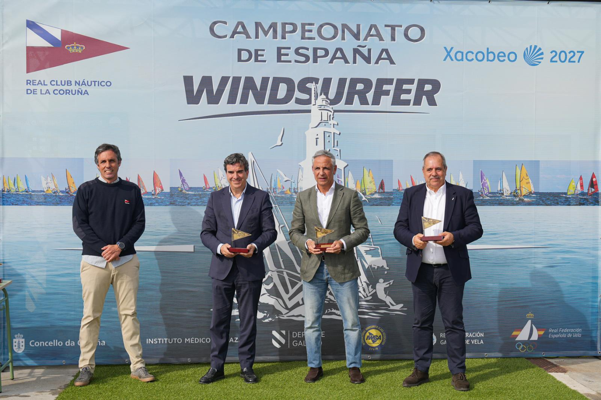 O concelleiro de Deportes, Manolo Vázquez, na presentación.