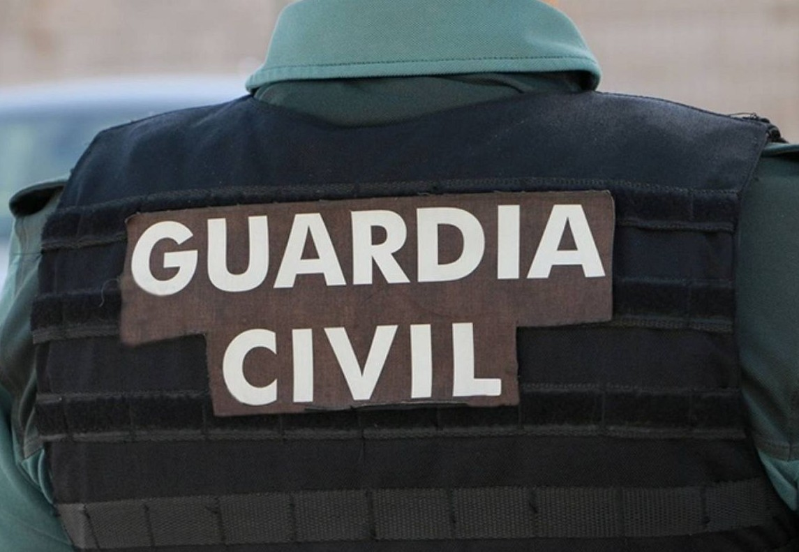 Garda civil.