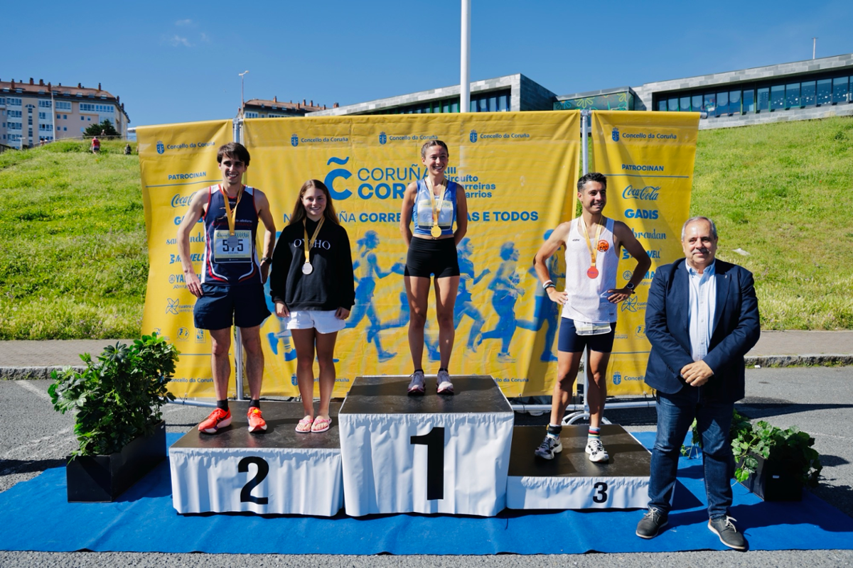 O concelleiro de Deportes, Manuel Vázquez, na entrega de premios.