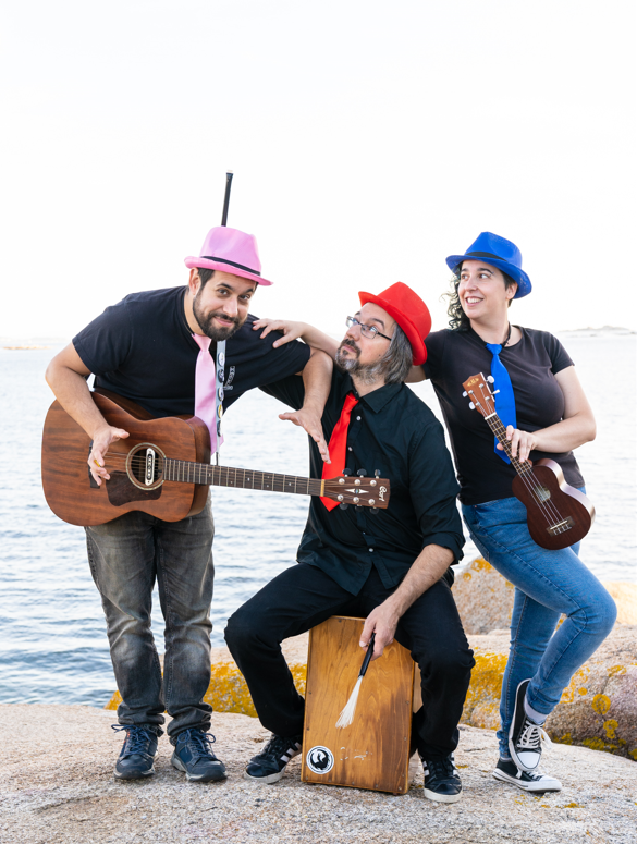 Fotrografía dos 3 compoñentes de Música miúda