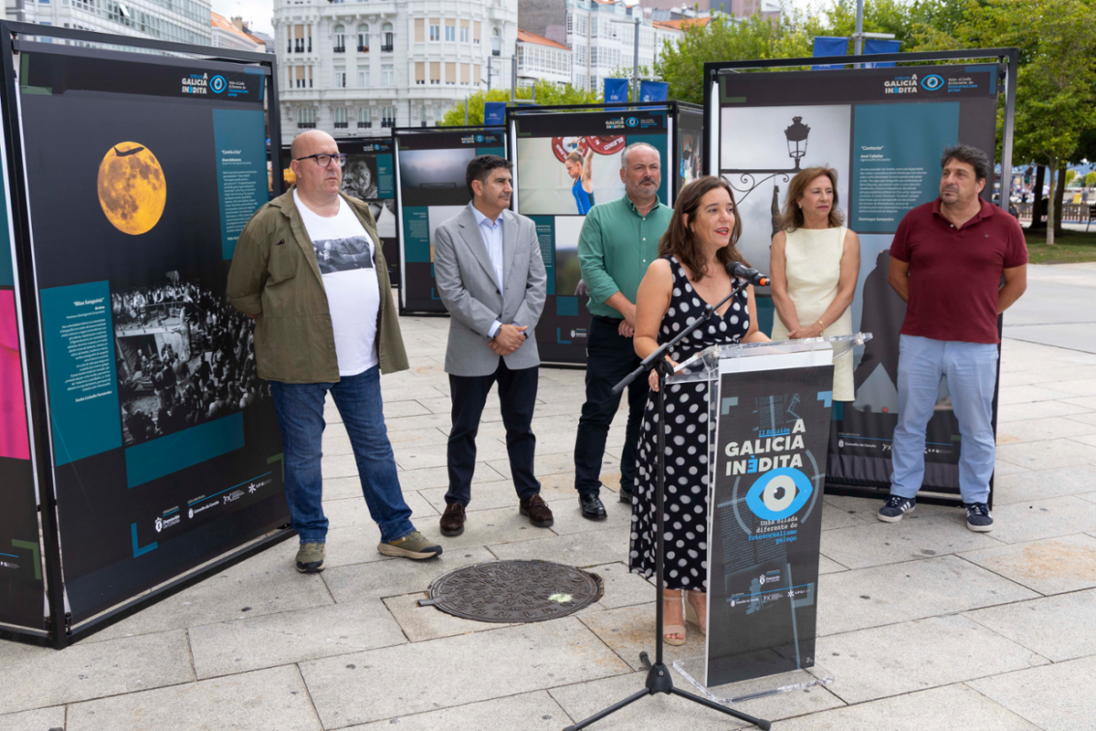 A alcaldesa, Inés Rey, reivindicou no acto inaugural o traballo diario dos profesionais galegos da información.