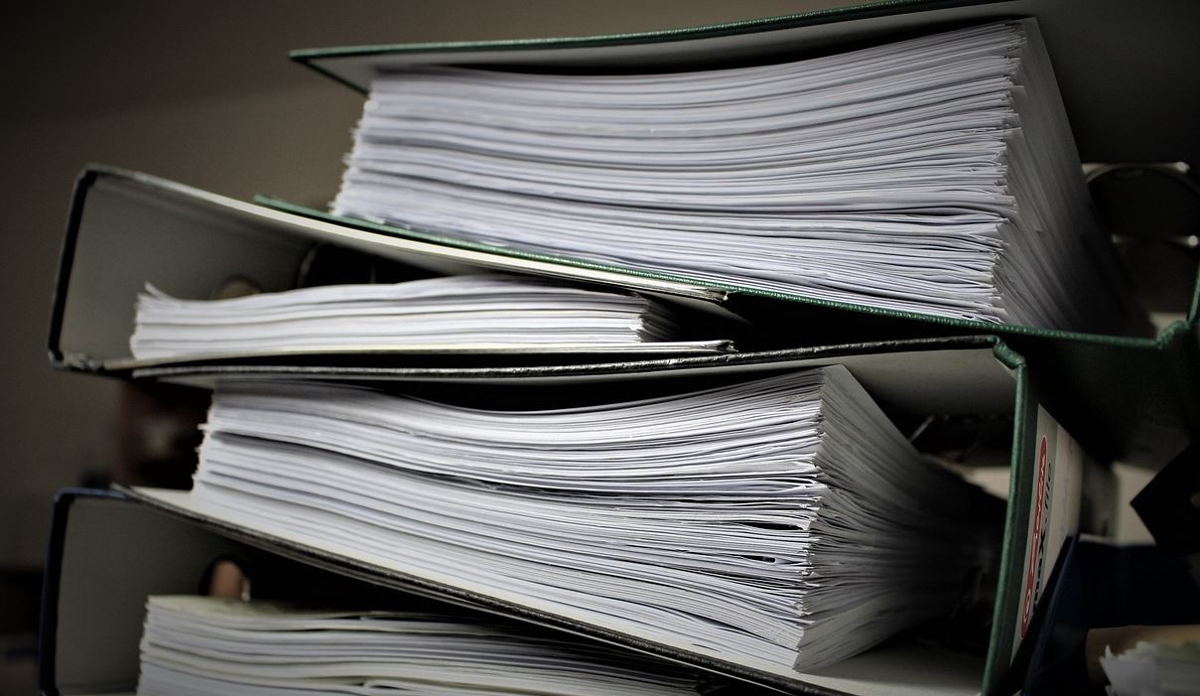 Expedientes con documentos.