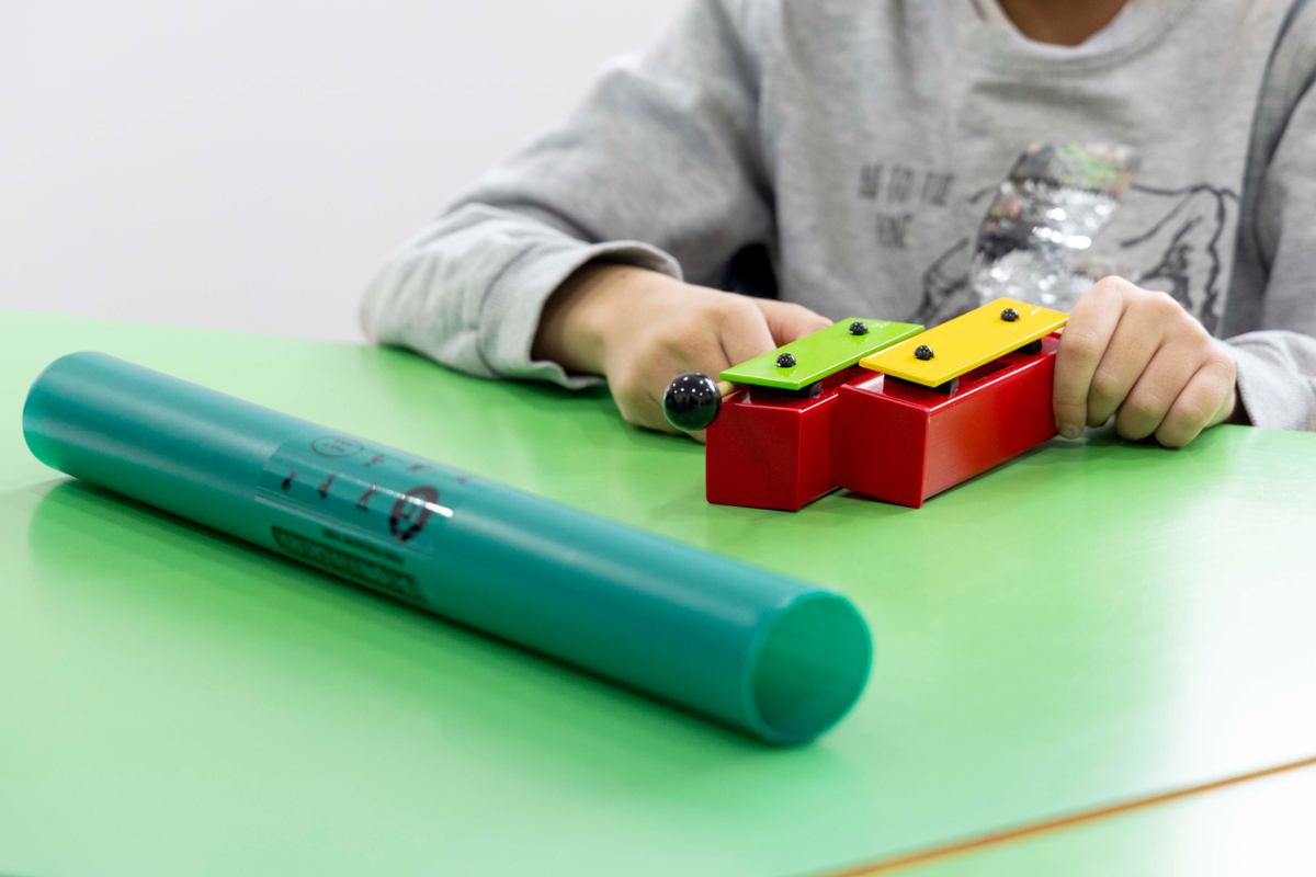 Esta iniciativa está encadrada no plan educativo impulsado por Inés Rey para reforzar os servizos ofrecidos aos nenos e nenas a través de métodos e actividades pioneiras.
