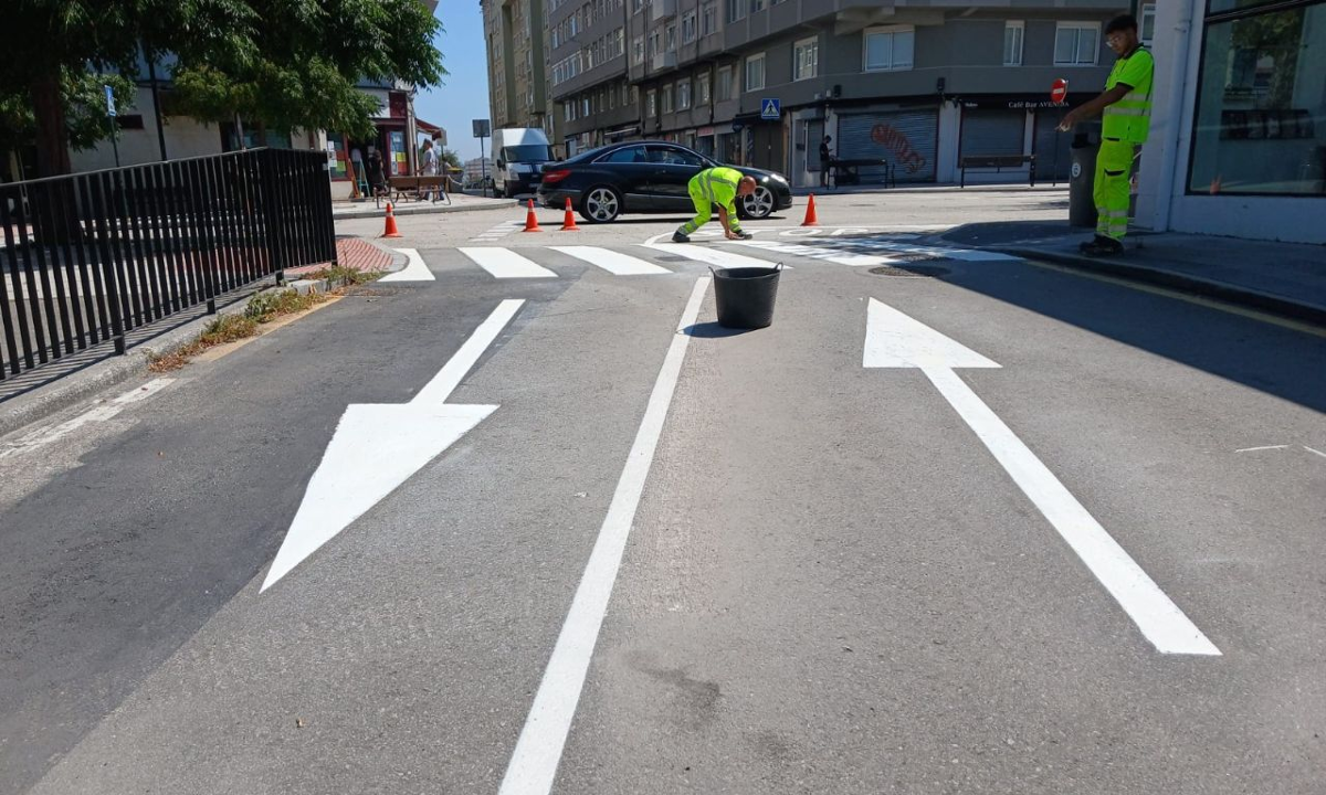 Traballos de sinalización e pintado na cotorna do CEIP Fernández Latorre.