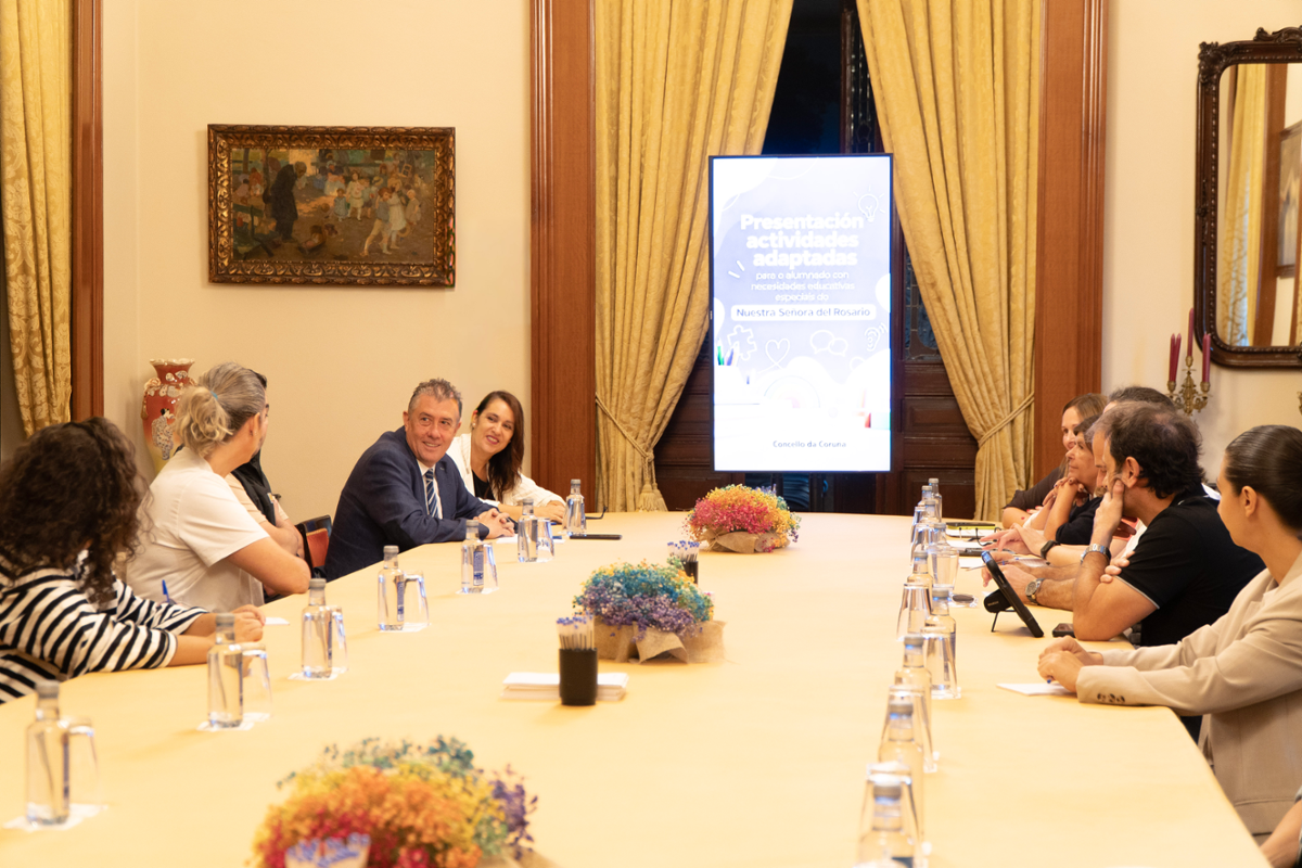 O concelleiro de Educación, Innovación Tecnolóxica e Formación, Juan Ignacio Borrego, na presentación das actividades.
